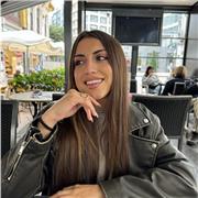 Soy ingeniera en tecnología de la Telecomunicación, imparto clases de matemáticas, física, química, euskera e inglés